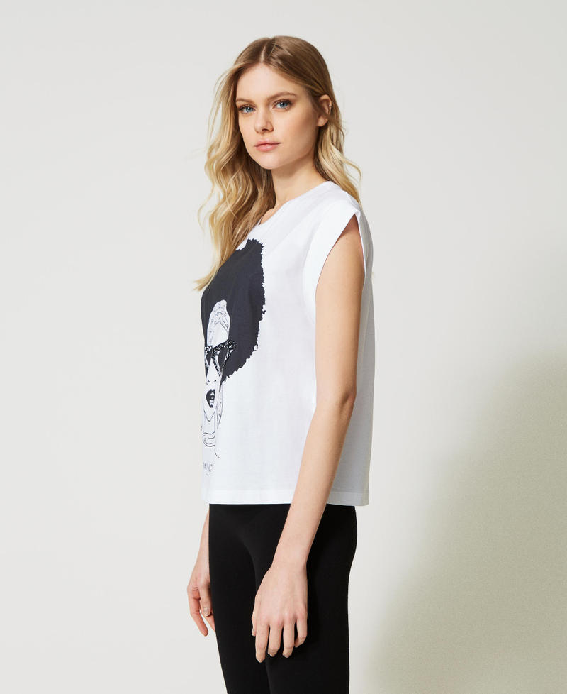 T-shirt with wing sleeves and print
