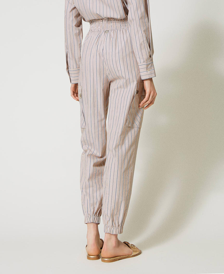 Pantalon cargo en popeline rayée