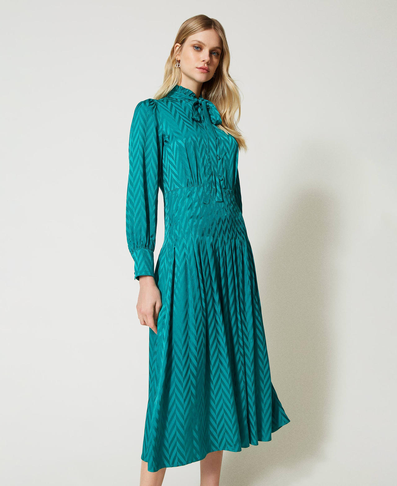 Жаккардовое длинное платье с шевронным узором Зеленый "Светлый изумруд" женщина 231TP2161-03
