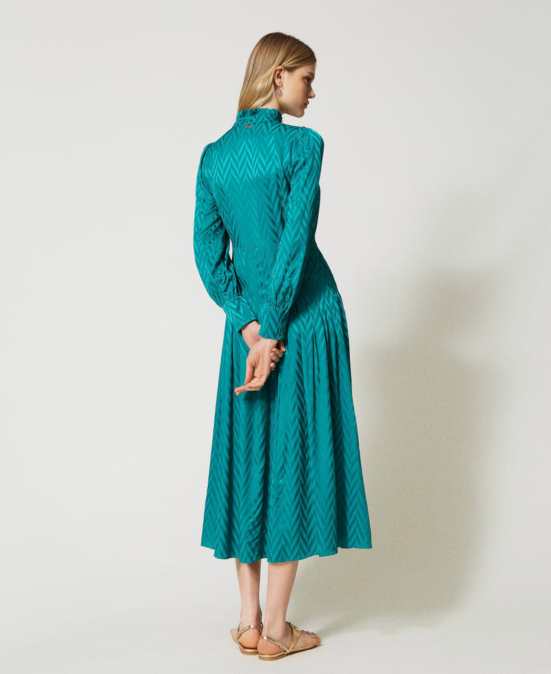 Жаккардовое длинное платье с шевронным узором Зеленый "Светлый изумруд" женщина 231TP2161-04