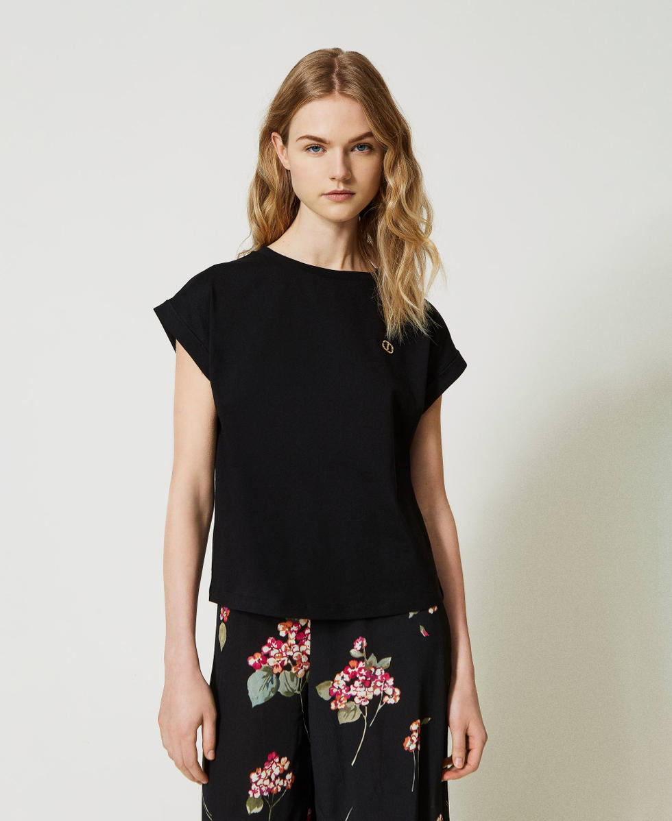 T-shirt with rhinestone Oval T