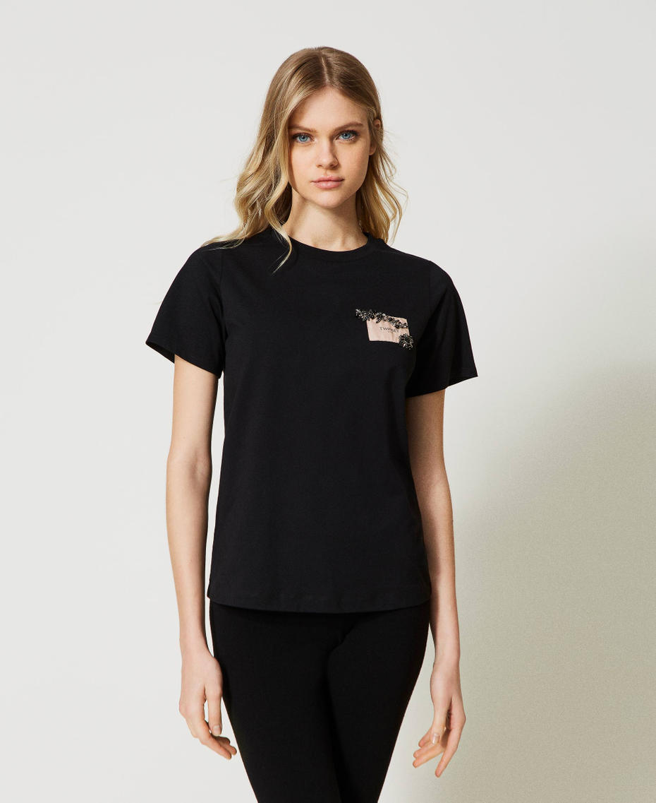 T-shirt with logo and handmade embroidery Black Woman 231TP217A-01