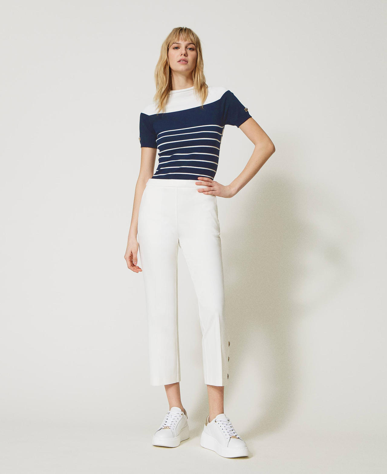 Cropped trousers with Oval T buttons White Snow Woman 231TP2183_00282_02