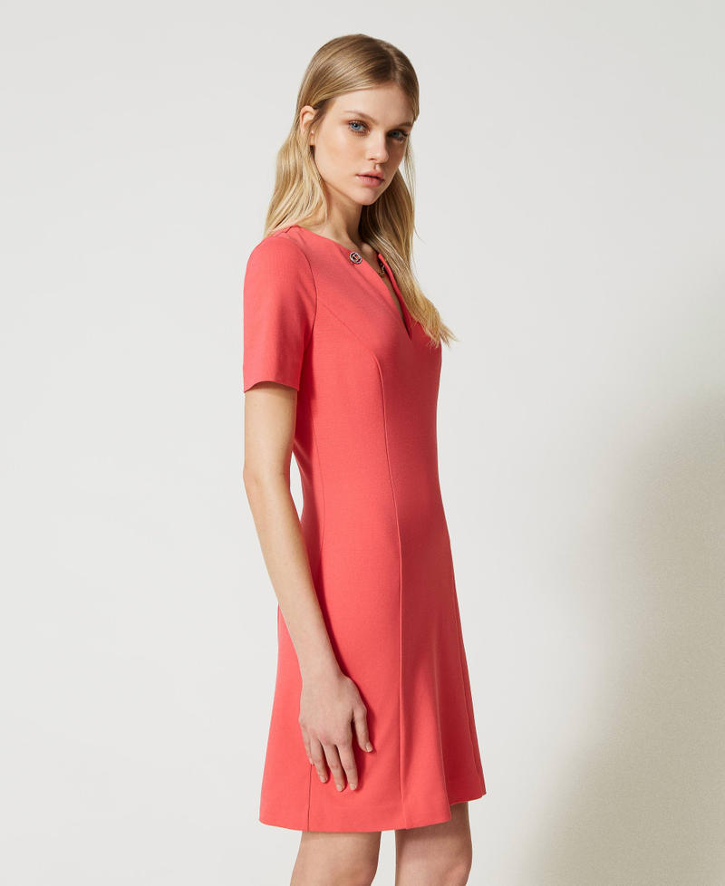 Приталенное платье с пуговицами Oval T Розовый Азалия женщина 231TP2186-02
