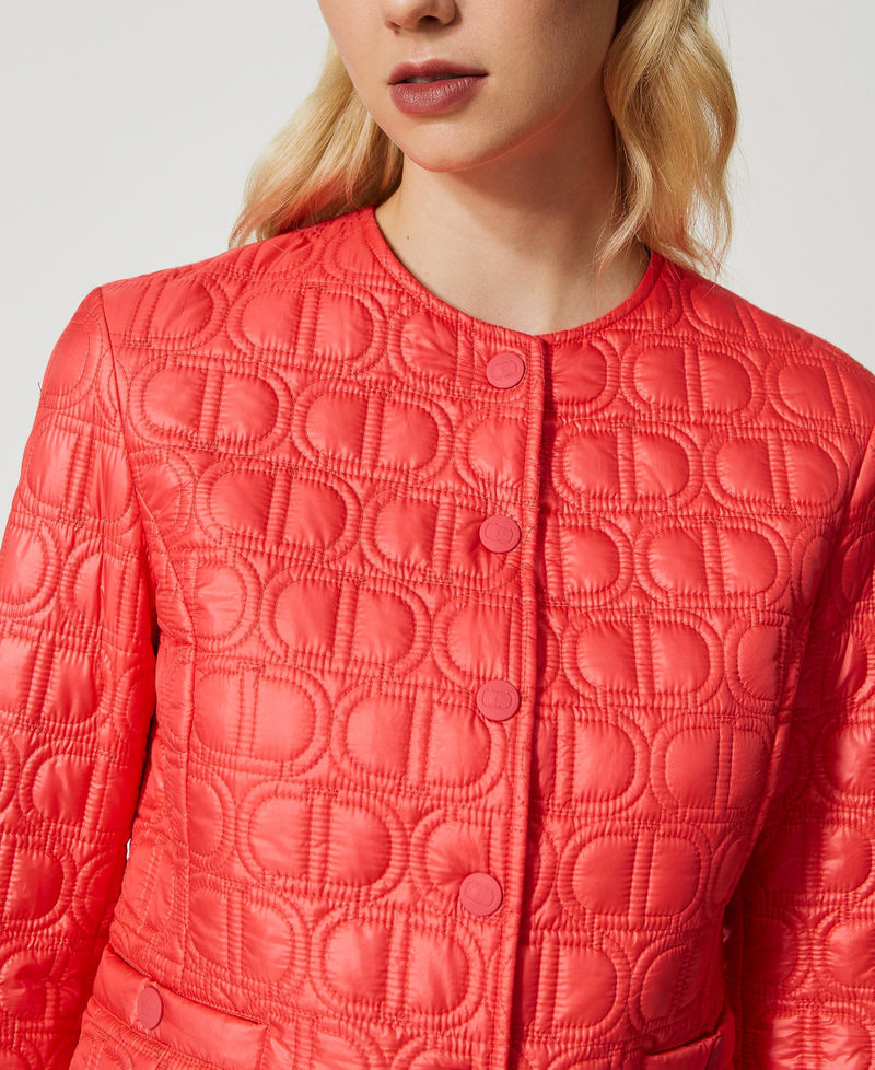 Утепленная куртка с логотипом Oval T по всей поверхности Розовый Азалия женщина 231TP2240-05