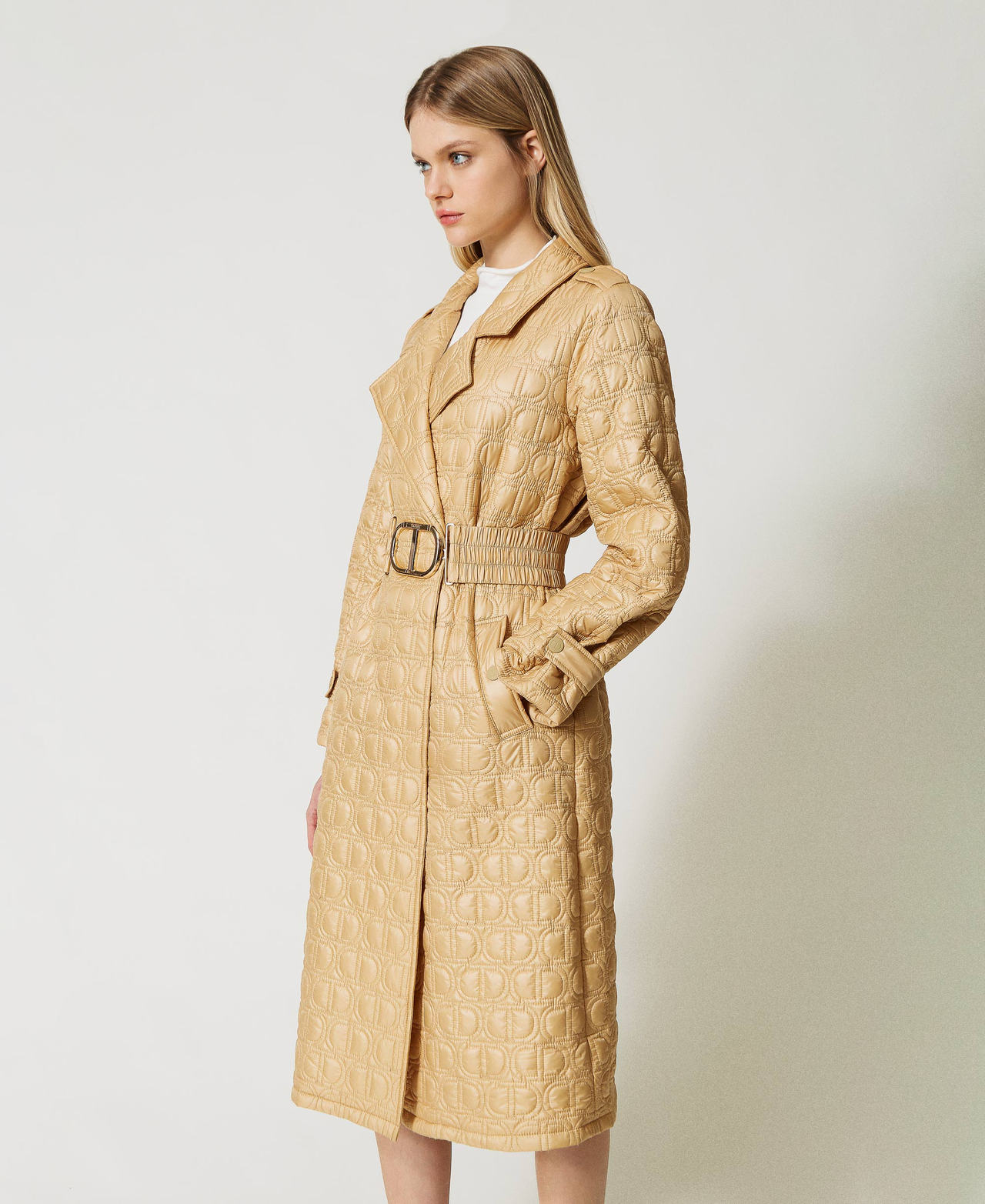 Trench imbottito con Oval T all over Beige "Canapa Chiaro" Donna 231TP2242_10315_02
