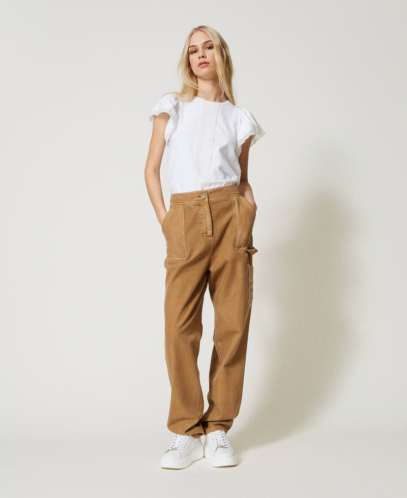 Pantalon cargo en bull avec macramé