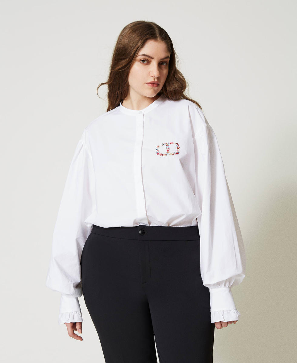 Camisa blanca con flores hot sale mujer
