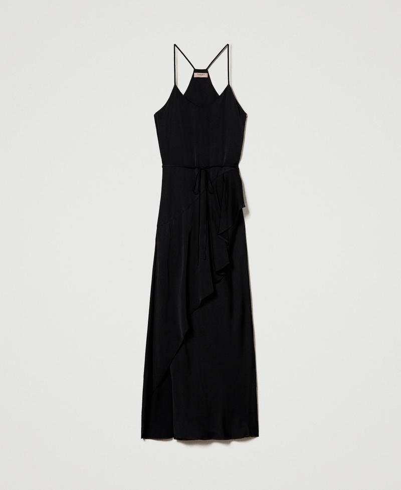 Robe longue en satin avec volant