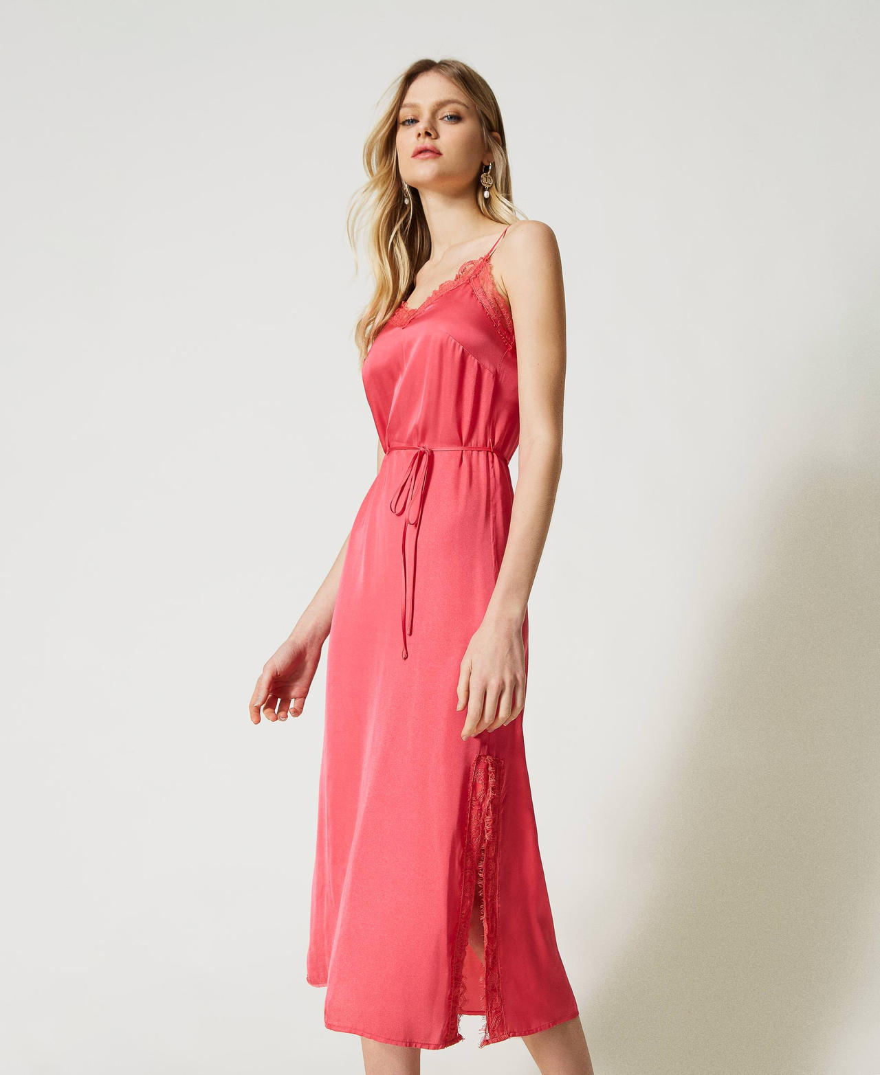 Long satin dress with lace