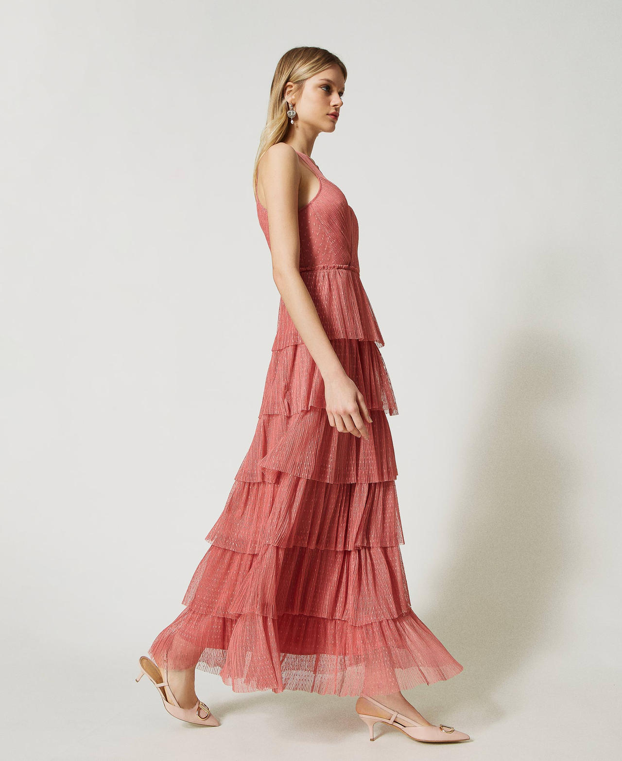 Abito lungo in tulle plumetis a balze