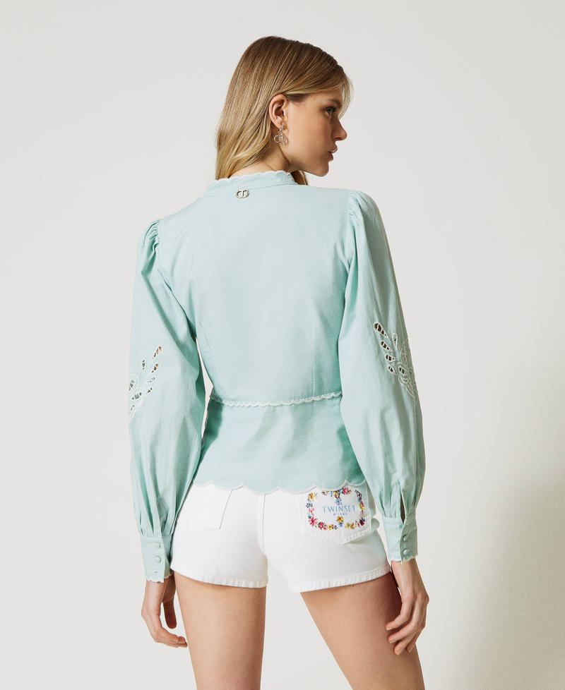 Chemise avec broderies anglaises