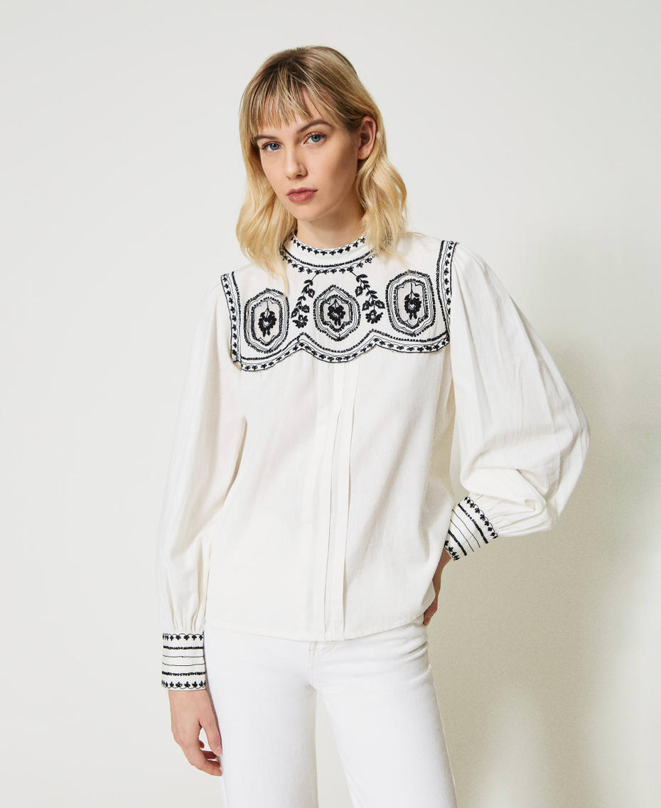Blouse with contrasting embroideries “Snow” White / Black Embroidery Woman 231TP2492-01