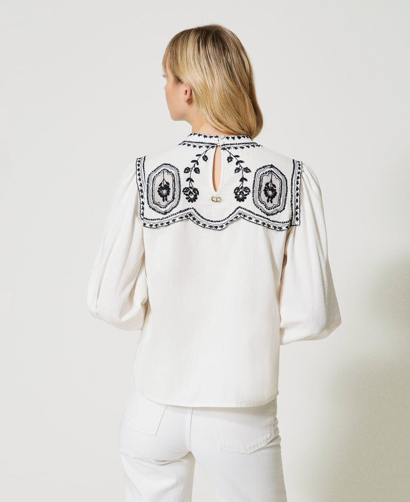 Blouse with contrasting embroideries “Snow” White / Black Embroidery Woman 231TP2492-03