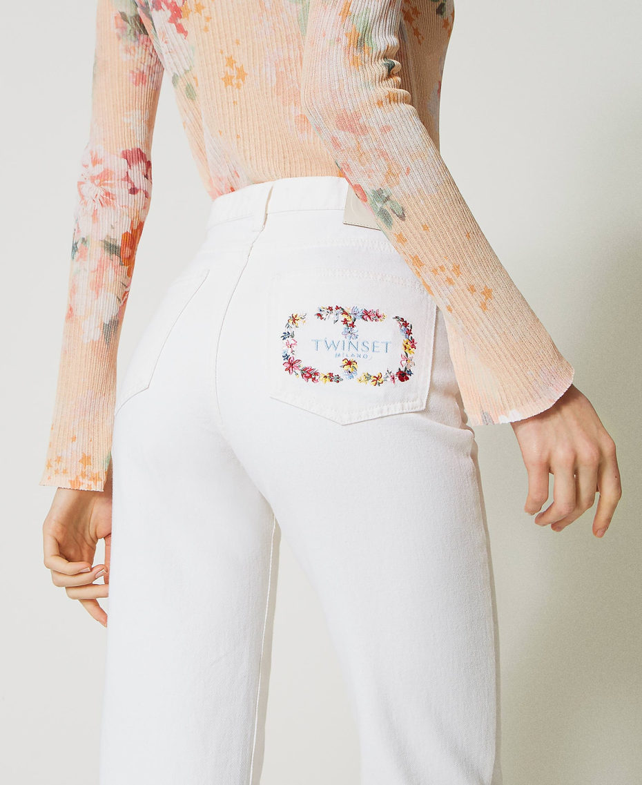 Bull trousers with floral Oval T White Denim Woman 231TP2570-04