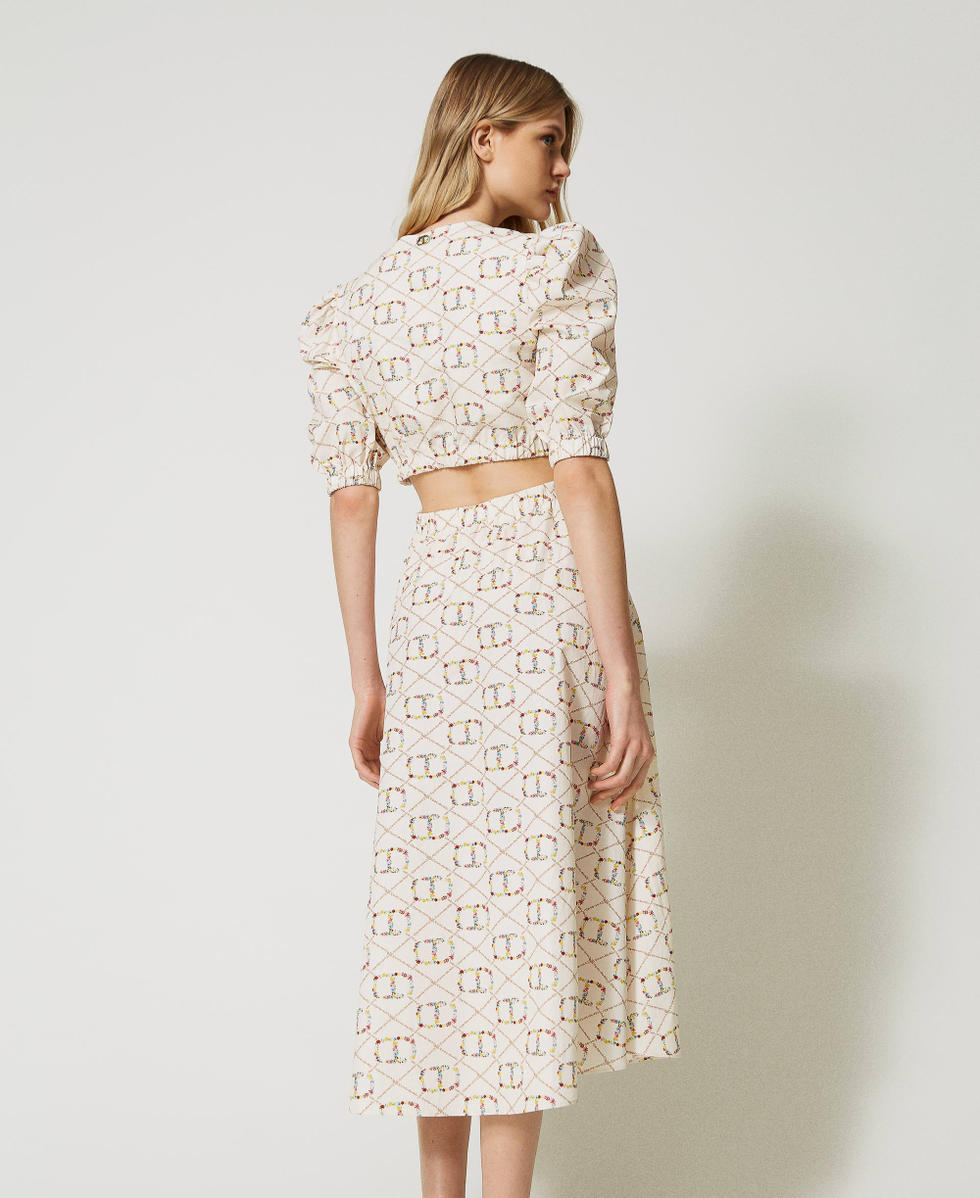 Robe mi-longue avec Oval T all-over