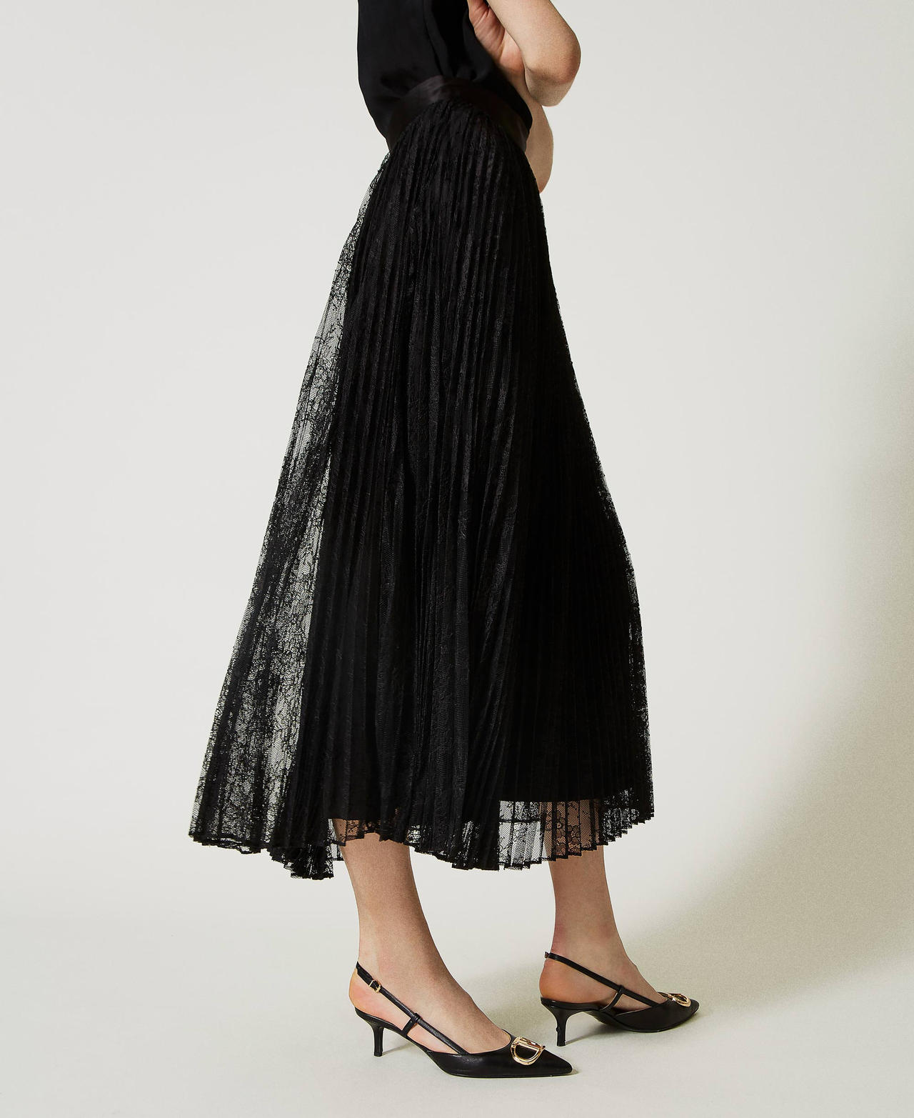 Maxi-Plisseerock aus Spitze Schwarz Frau 231TP2691_00006_02