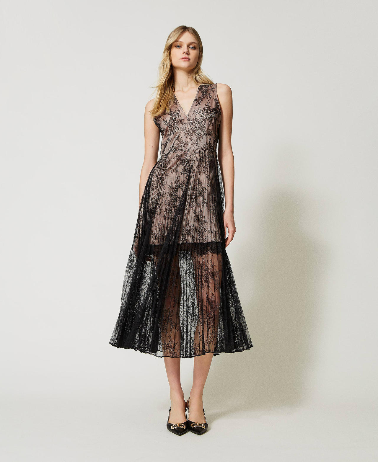 Long pleated lace dress Woman, Black | TWINSET Milano