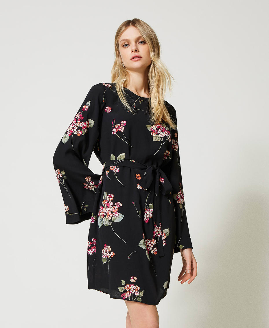 Maglia lunga trendy con maniche a 3/4 - Bianco panna a fiori