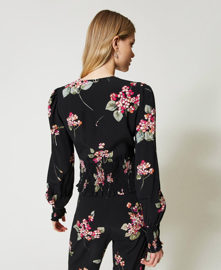 Camisa de crepé de flores Estampado Buqué Negro / Multicolor Mujer 231TP2705-04