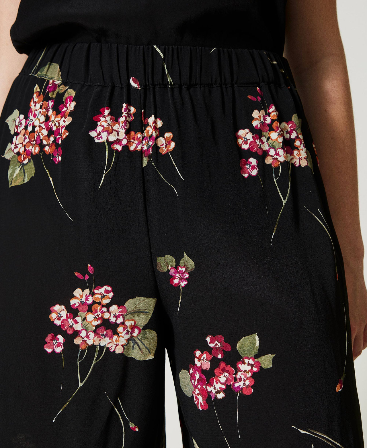 Pantaloni a palazzo in crepe a fiori Donna Nero TWINSET Milano