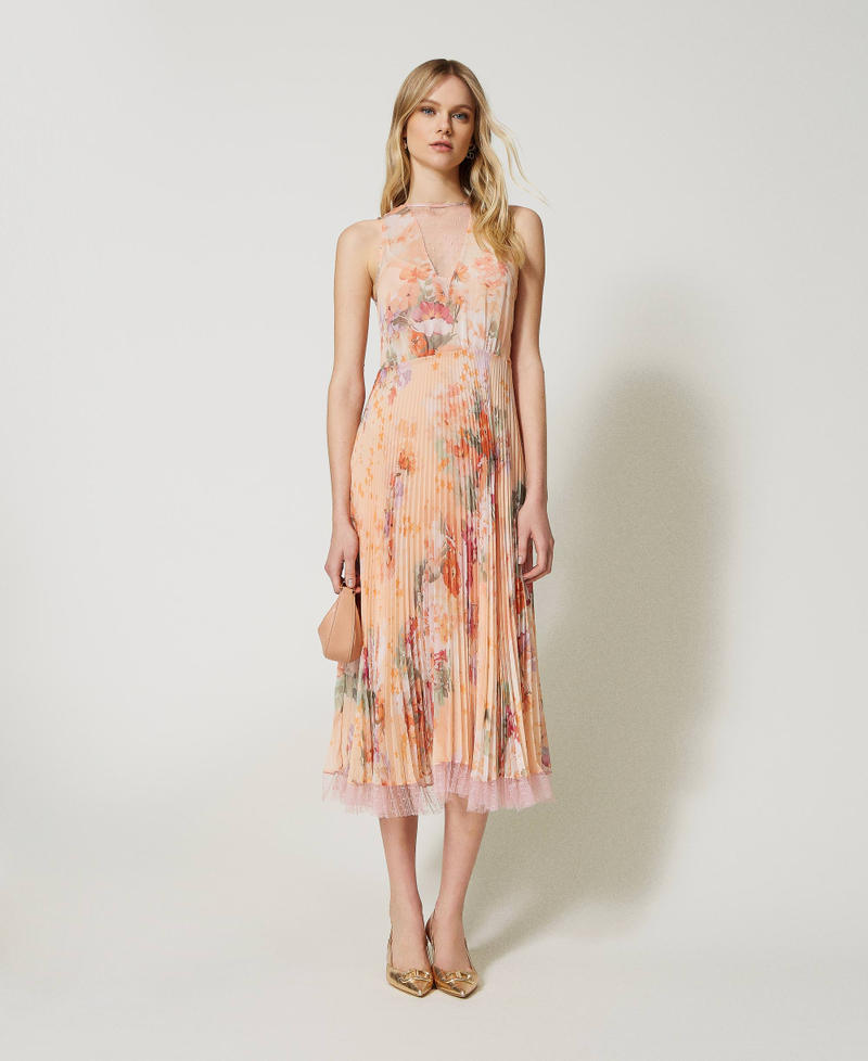 Robe mi-longue en crépon plissé
