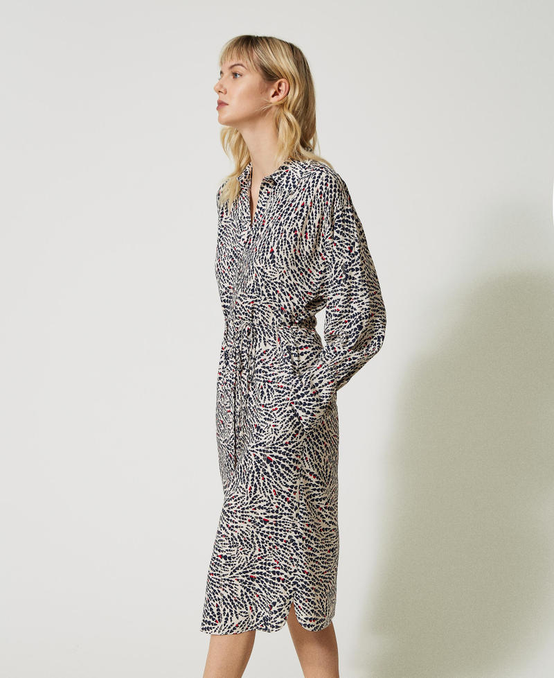 Cr&ecirc;pe shirt dress with heart motif