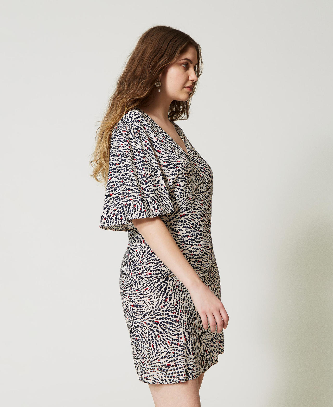 Short crêpe dress with heart motif Indigo / "Snow" White Heart Print Woman 231TP2743-02