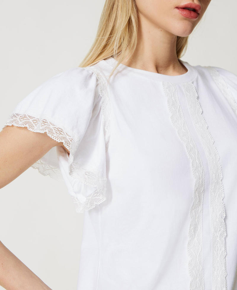 T-Shirt mit Herzchenborte