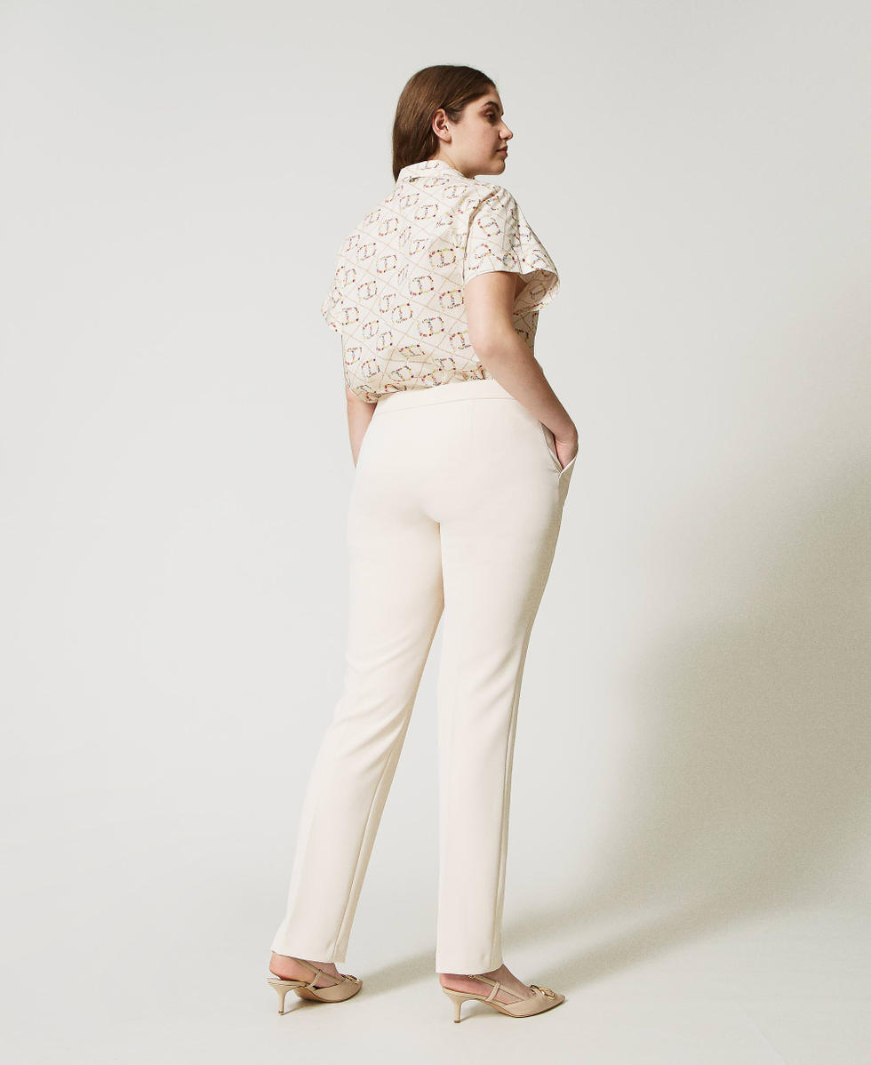 Pantaloni a sigaretta in cady cr&ecirc;pe