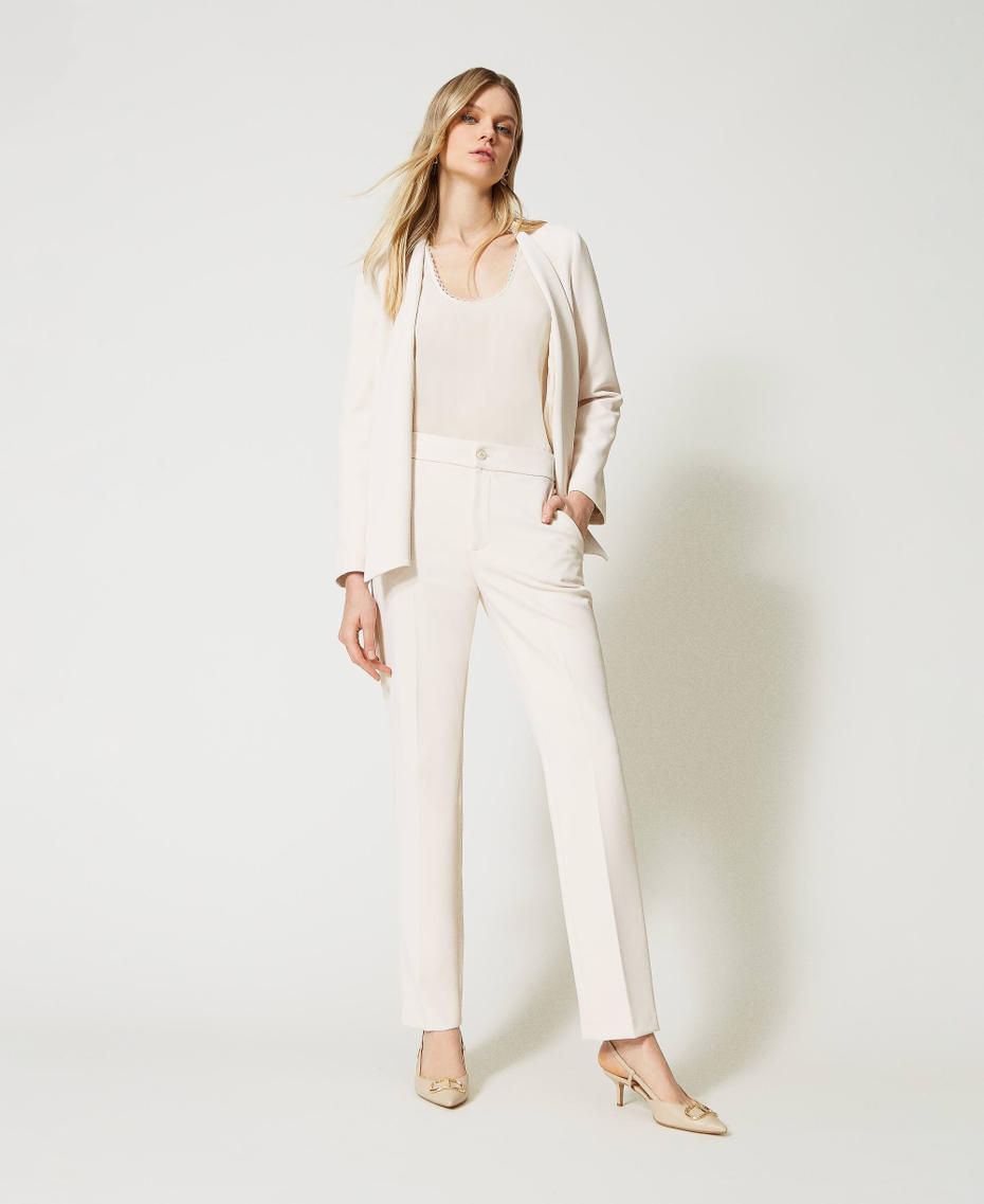 Pantalon cigarette en crêpe cady