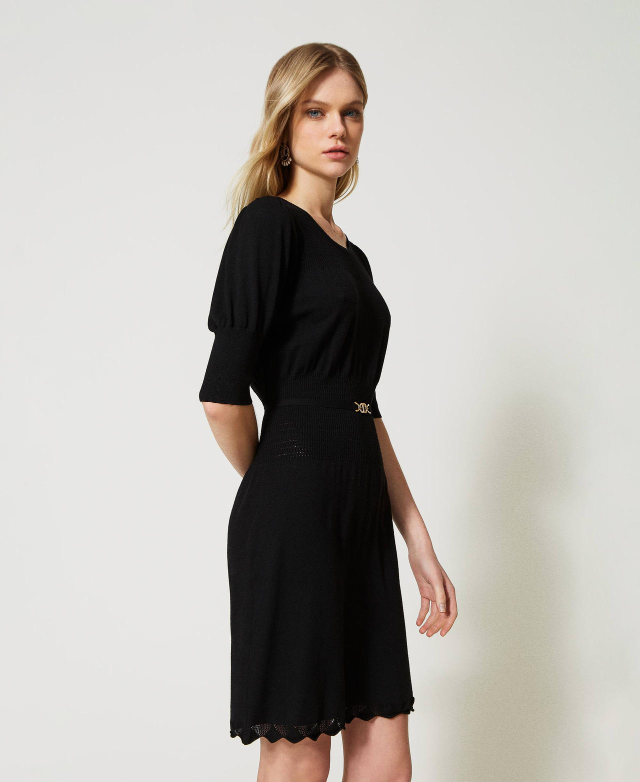 Strickkleid mit G&uuml;rtel mit Oval T-Logo