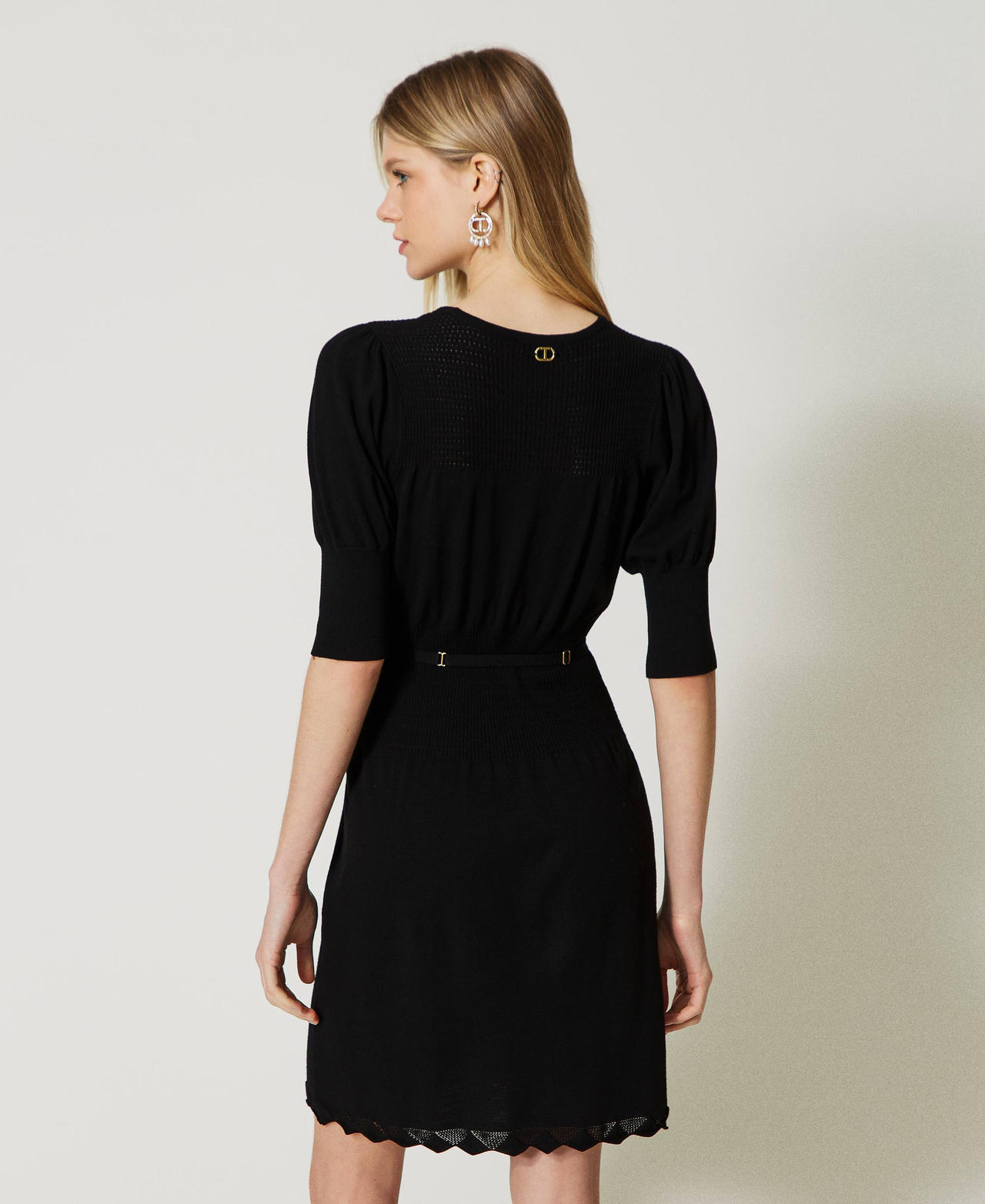 Strickkleid mit G&uuml;rtel mit Oval T-Logo