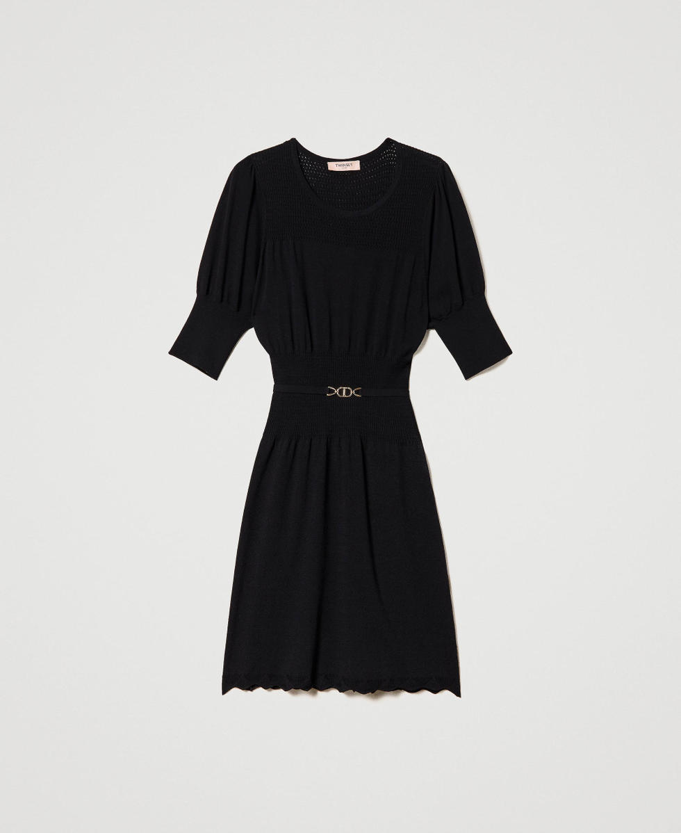 Knit dress with Oval t belt