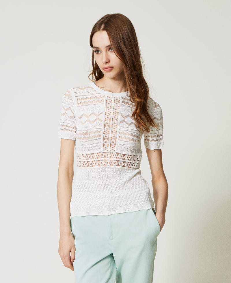 Fitted jumper with lace stitch