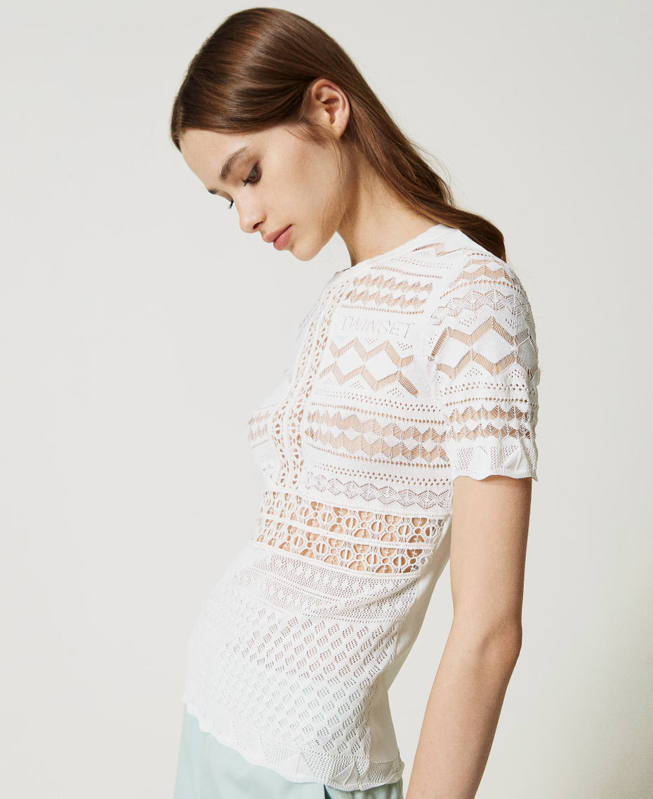 Fitted jumper with lace stitch