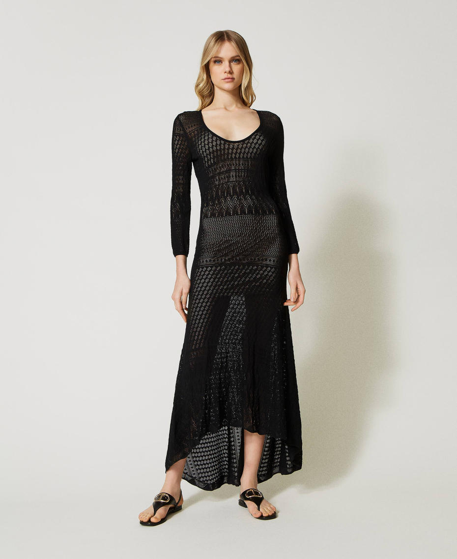 Robe longue en point dentelle