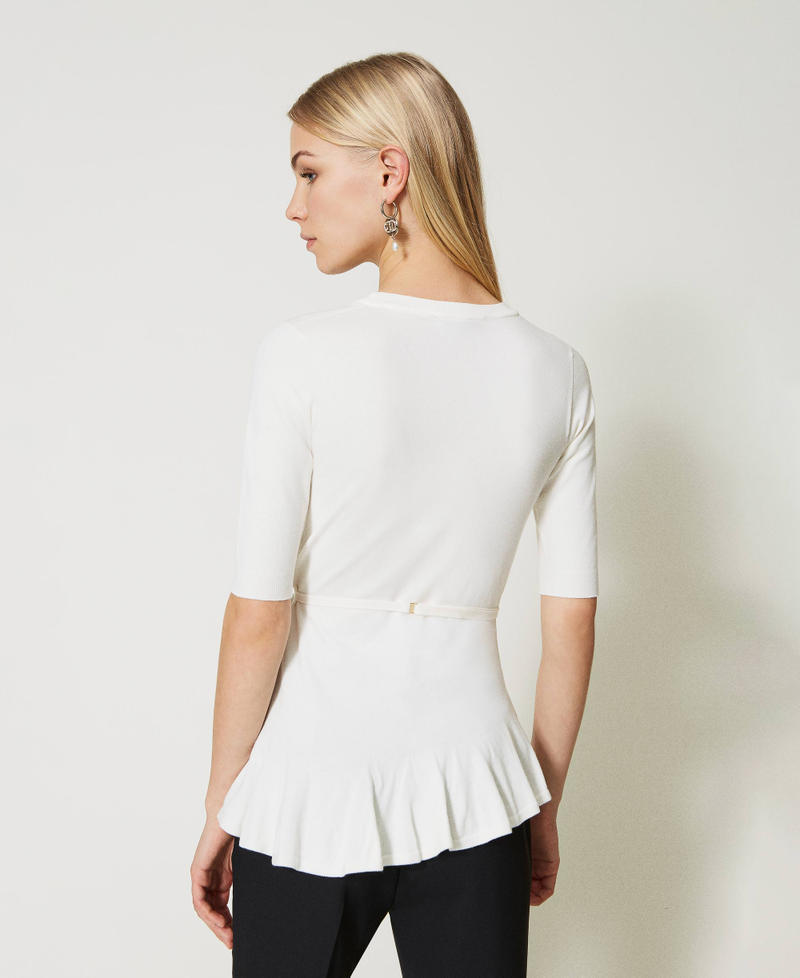 Seamless jumper with Oval T belt