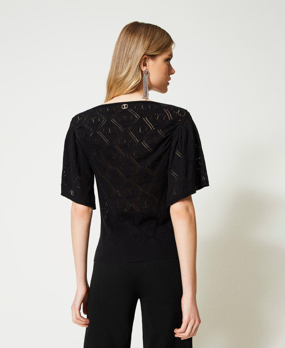 Black short jumper top