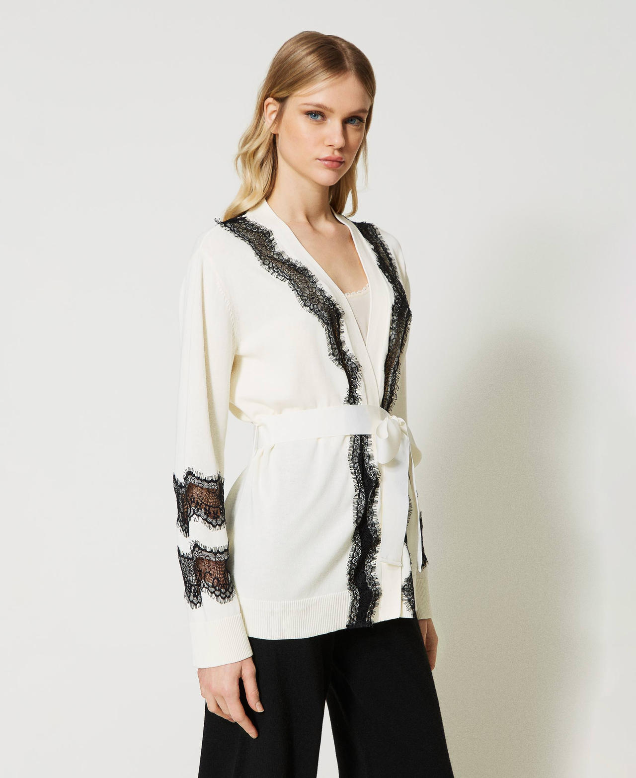 Cardigan con inserti in pizzo Bicolor Bianco "Neve" / Nero Donna 231TP3232_03711_02