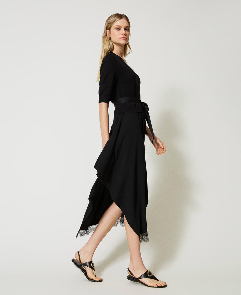 Robe longue en maille et crêpe de Chine