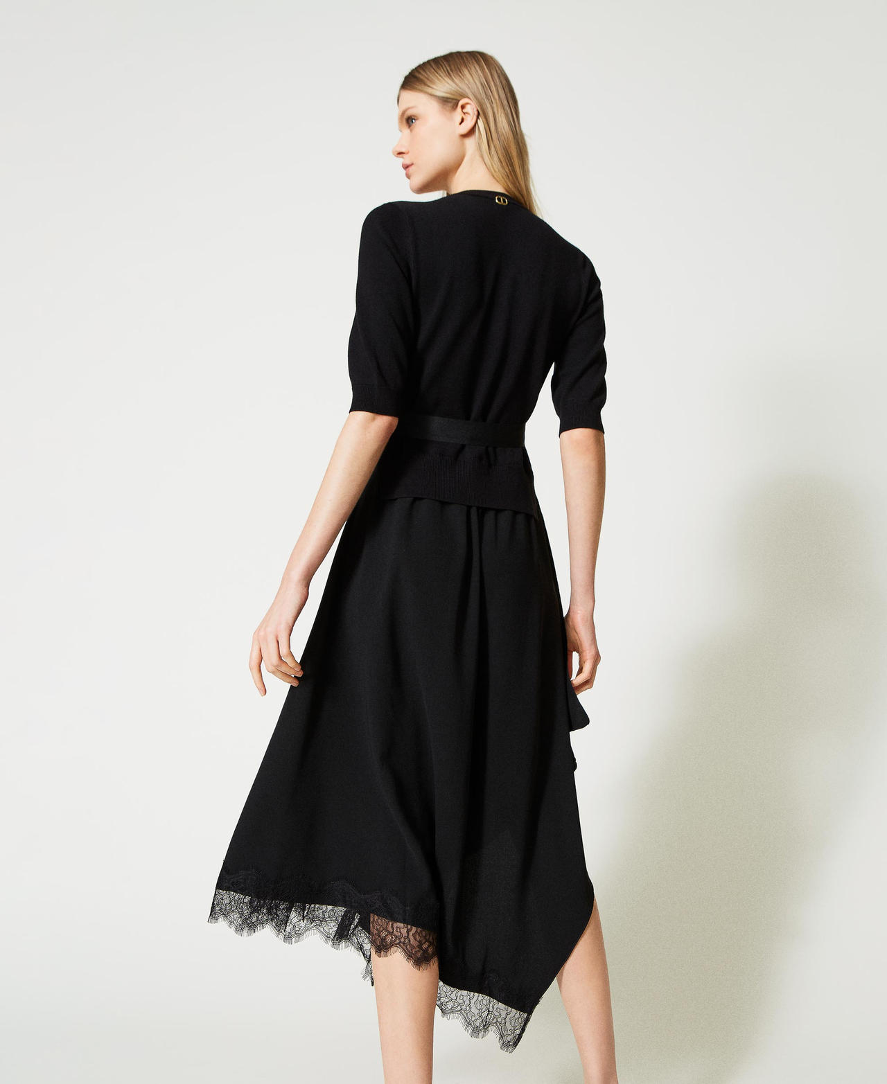 Robe longue en maille et cr&ecirc;pe de Chine