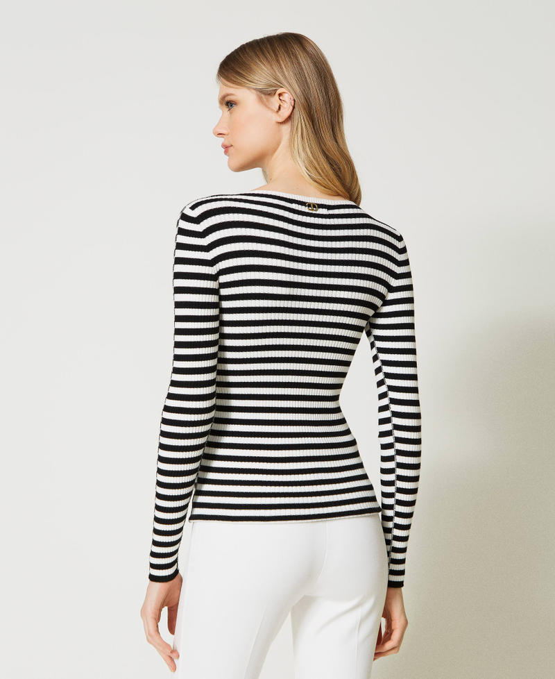Striped top with brooch Bicolour "Snow" White / Black Woman 231TP3290-03