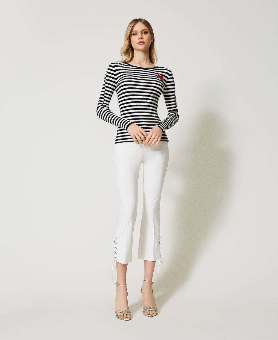 Striped top with brooch Bicolour "Snow" White / Black Woman 231TP3290-0T