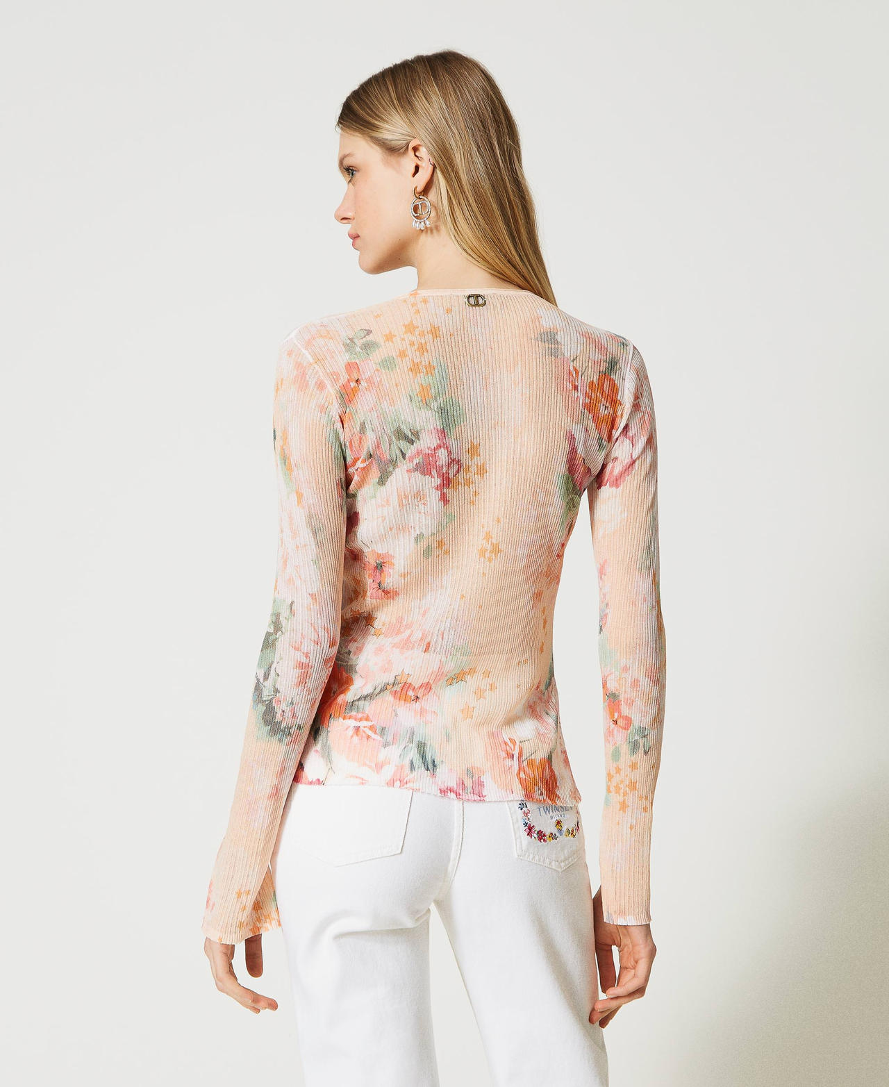 Pull c&ocirc;tel&eacute; avec imprim&eacute; et encolure en V