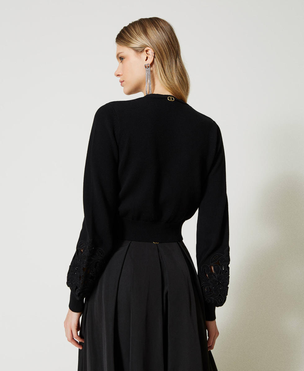 Cardigan avec broderie florale et perles