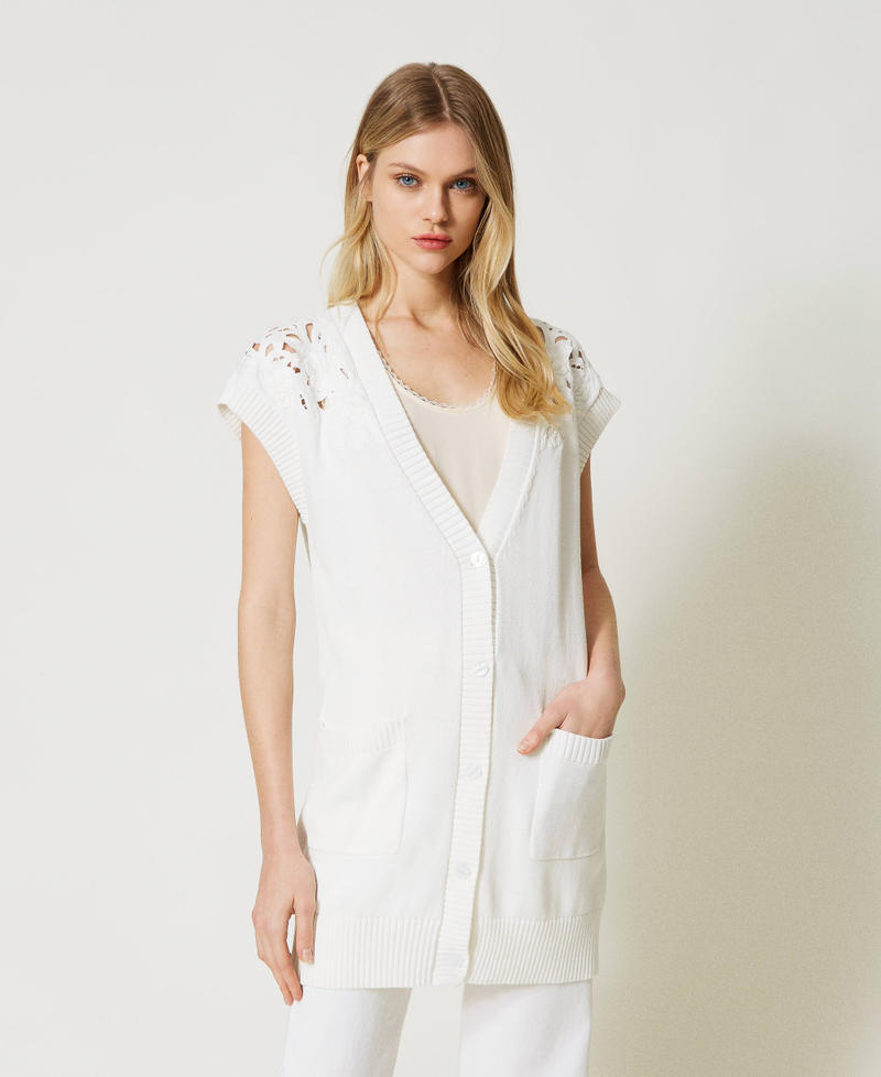 Maxi gilet con ricamo floreale e perline