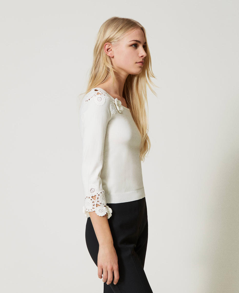 Pullover mit H&auml;kelstickerei im Blumenmuster