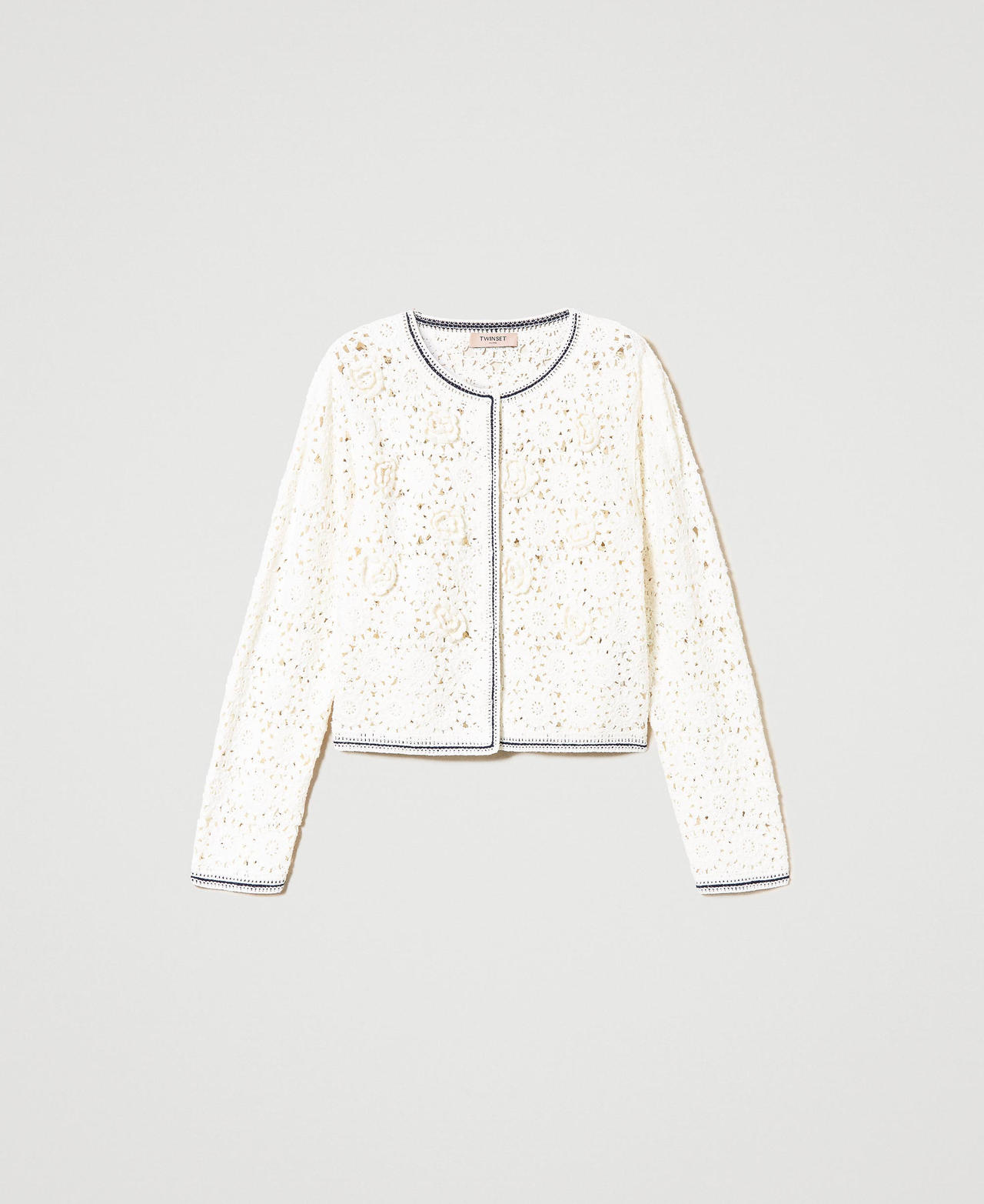 Blouson crochet avec broderie réalisée à la main