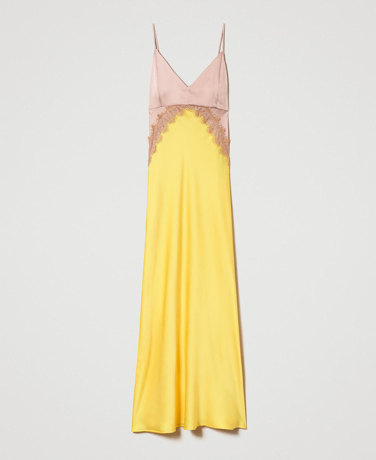 Robe longue en satin et dentelle